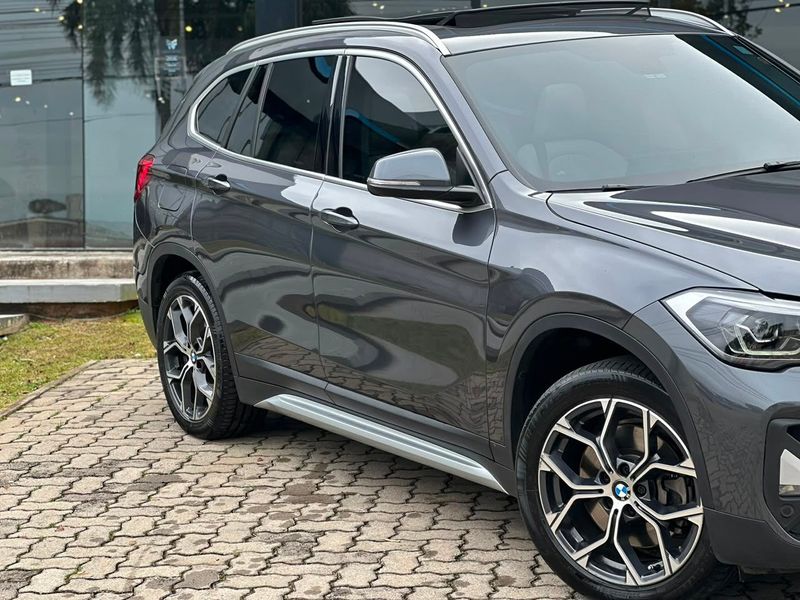 BMW X1 SDRIVE 20i X-Line 2.0 TB Active Flex 2021/2022 CONCEPT MOTORS PASSO FUNDO / Carros no Vale BMW X1 SDRIVE 20i X-Line 2.0 TB Active Flex 2021/2022 CONCEPT MOTORS PASSO FUNDO / Carros no Vale