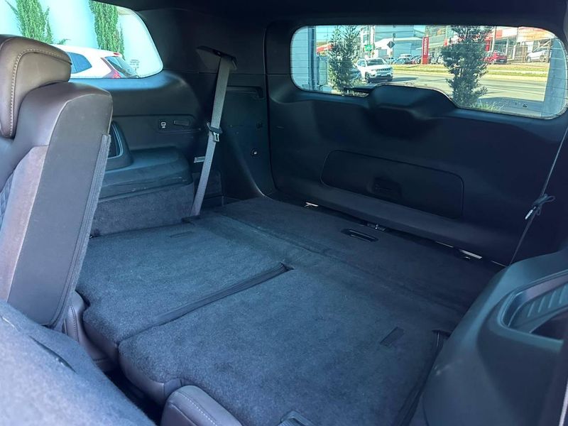 Jeep Commander Overland T270 1.3 TB Flex Aut. 2022/2023 CONCEPT MOTORS PASSO FUNDO / Carros no Vale Jeep Commander Overland T270 1.3 TB Flex Aut. 2022/2023 CONCEPT MOTORS PASSO FUNDO / Carros no Vale