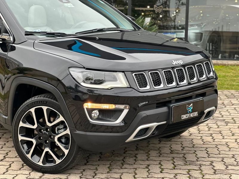 Jeep Compass LIMITED 2.0 4×4 Diesel 16V Aut. 2017/2018 CONCEPT MOTORS PASSO FUNDO / Carros no Vale Jeep Compass LIMITED 2.0 4×4 Diesel 16V Aut. 2017/2018 CONCEPT MOTORS PASSO FUNDO / Carros no Vale