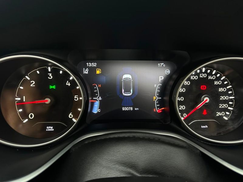 Jeep Compass LIMITED 2.0 4×4 Diesel 16V Aut. 2017/2018 CONCEPT MOTORS PASSO FUNDO / Carros no Vale Jeep Compass LIMITED 2.0 4×4 Diesel 16V Aut. 2017/2018 CONCEPT MOTORS PASSO FUNDO / Carros no Vale