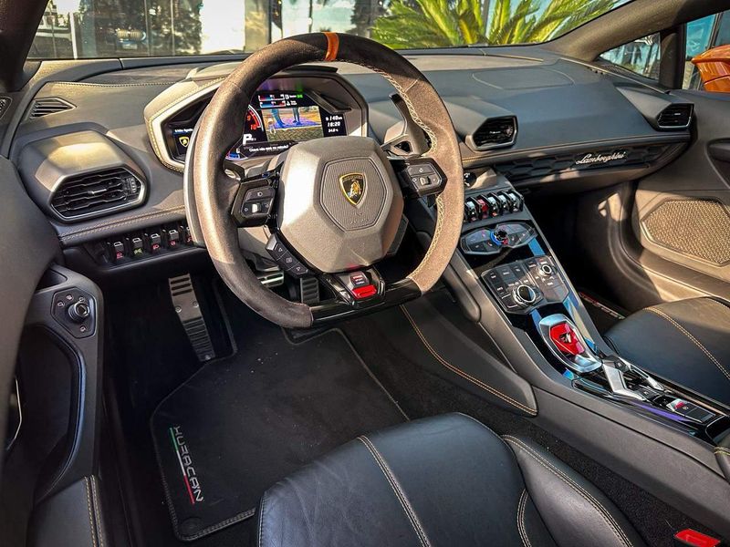 Lamborghini Huracan Coupe LP 610-4 2017/2017 CONCEPT MOTORS PASSO FUNDO / Carros no Vale Lamborghini Huracan Coupe LP 610-4 2017/2017 CONCEPT MOTORS PASSO FUNDO / Carros no Vale