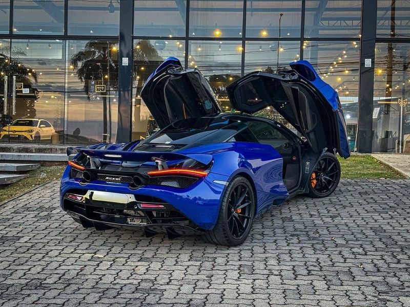 Mclaren 720S Coupe 4.0 Bi-Turbo V8 2p 2018/2019 CONCEPT MOTORS PASSO FUNDO / Carros no Vale