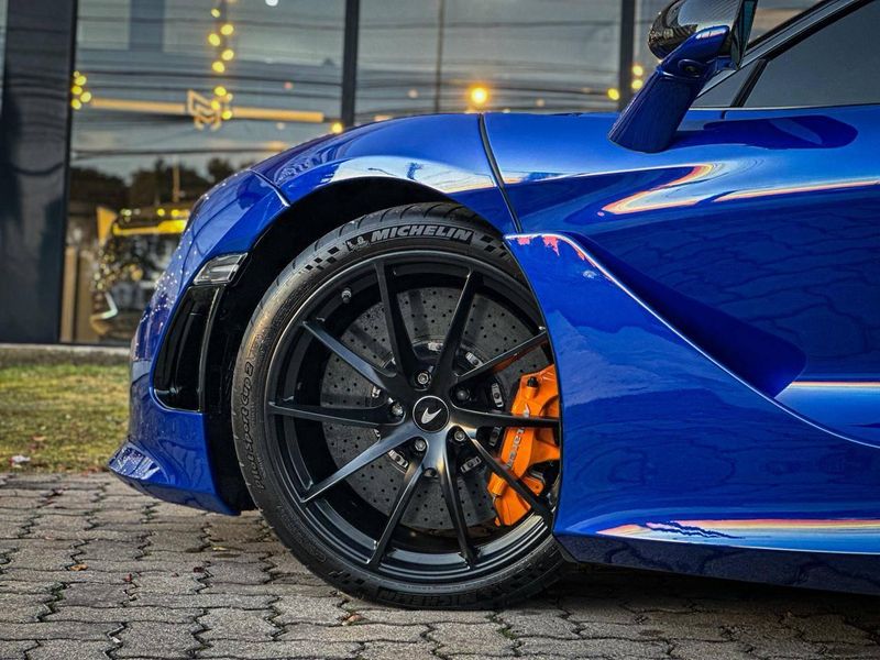 Mclaren 720S Coupe 4.0 Bi-Turbo V8 2p 2018/2019 CONCEPT MOTORS PASSO FUNDO / Carros no Vale