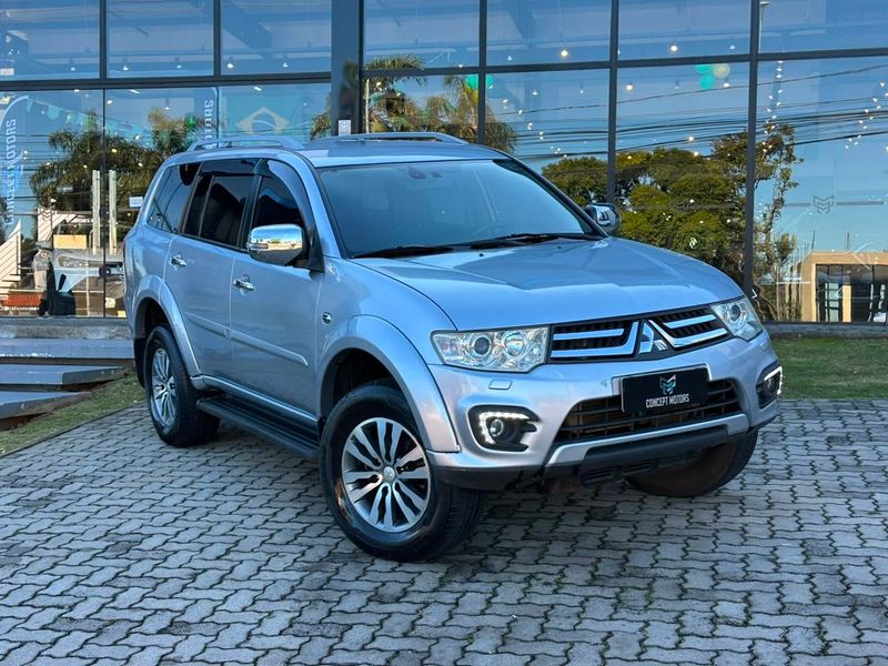 Mitsubishi Pajero HPE 3.2 4×4 T.I Dies 5p Aut. 2017/2017 CONCEPT MOTORS PASSO FUNDO / Carros no Vale