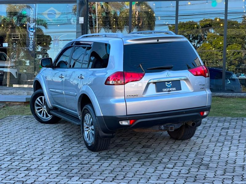 Mitsubishi Pajero HPE 3.2 4×4 T.I Dies 5p Aut. 2017/2017 CONCEPT MOTORS PASSO FUNDO / Carros no Vale