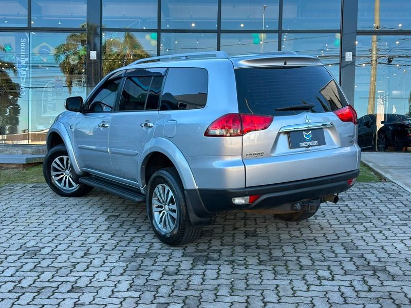 Mitsubishi Pajero HPE 3.2 4×4 T.I Dies 5p Aut. 2017/2017 CONCEPT MOTORS PASSO FUNDO / Carros no Vale