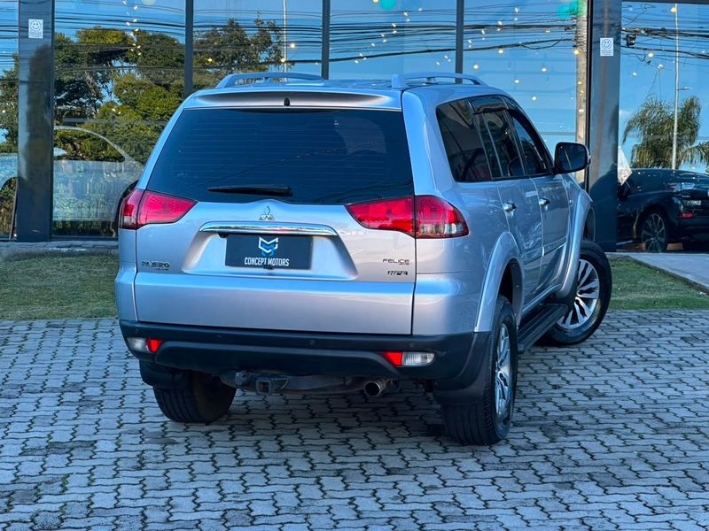 Mitsubishi Pajero HPE 3.2 4×4 T.I Dies 5p Aut. 2017/2017 CONCEPT MOTORS PASSO FUNDO / Carros no Vale