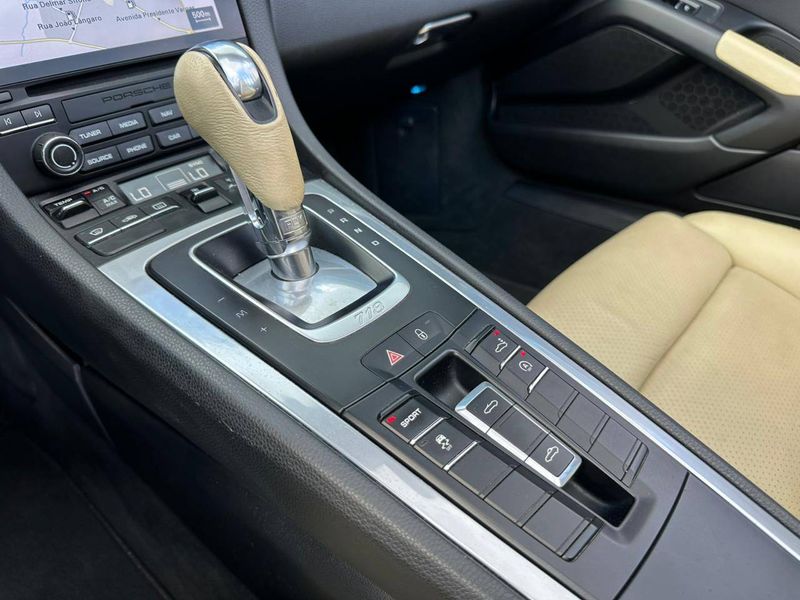 Porsche 718 Boxster S 2.5 350cv 2016/2017 CONCEPT MOTORS PASSO FUNDO / Carros no Vale Porsche 718 Boxster S 2.5 350cv 2016/2017 CONCEPT MOTORS PASSO FUNDO / Carros no Vale