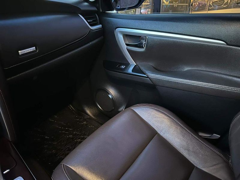 Toyota Hilux SW4 SRV 4×2 2.7 Flex 16V Aut. 2018/2019 CONCEPT MOTORS PASSO FUNDO / Carros no Vale Toyota Hilux SW4 SRV 4×2 2.7 Flex 16V Aut. 2018/2019 CONCEPT MOTORS PASSO FUNDO / Carros no Vale