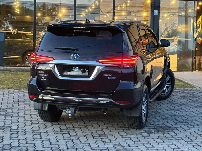 Toyota Hilux SW4 SRV 4×2 2.7 Flex 16V Aut. 2018/2019 CONCEPT MOTORS PASSO FUNDO / Carros no Vale Toyota Hilux SW4 SRV 4×2 2.7 Flex 16V Aut. 2018/2019 CONCEPT MOTORS PASSO FUNDO / Carros no Vale
