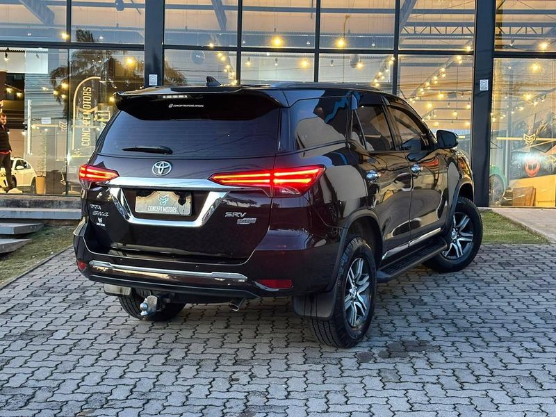 Toyota Hilux SW4 SRV 4×2 2.7 Flex 16V Aut. 2018/2019 CONCEPT MOTORS PASSO FUNDO / Carros no Vale Toyota Hilux SW4 SRV 4×2 2.7 Flex 16V Aut. 2018/2019 CONCEPT MOTORS PASSO FUNDO / Carros no Vale