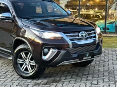 Toyota Hilux SW4 SRV 4×2 2.7 Flex 16V Aut. 2018/2019 CONCEPT MOTORS PASSO FUNDO / Carros no Vale