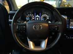Toyota Hilux SW4 SRV 4×2 2.7 Flex 16V Aut. 2018/2019 CONCEPT MOTORS PASSO FUNDO / Carros no Vale
