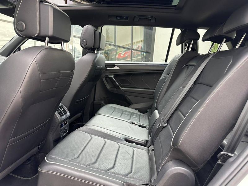 Volkswagen Tiguan Allspac R-Line 300 TSI 2.0 2024/2024 CONCEPT MOTORS PASSO FUNDO / Carros no Vale