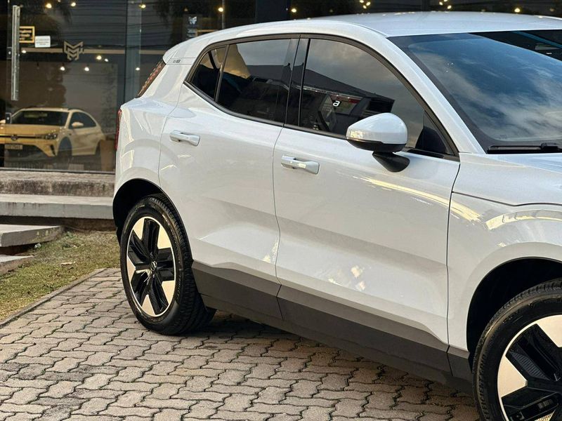 Volvo EX30 E60 Core (ElÃ©trico) 2024/2024 CONCEPT MOTORS PASSO FUNDO / Carros no Vale