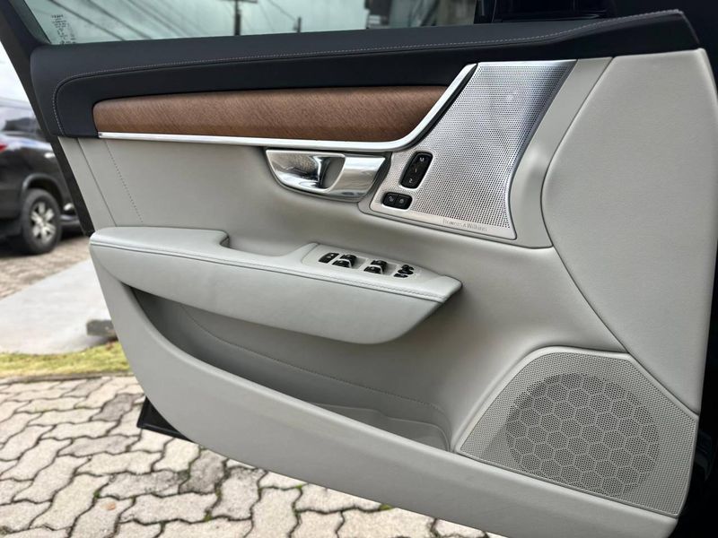 Volvo S90 T-8 INSCRIPT 2.0 AWD (HÃbrido) 2019/2020 CONCEPT MOTORS PASSO FUNDO / Carros no Vale Volvo S90 T-8 INSCRIPT 2.0 AWD (HÃbrido) 2019/2020 CONCEPT MOTORS PASSO FUNDO / Carros no Vale