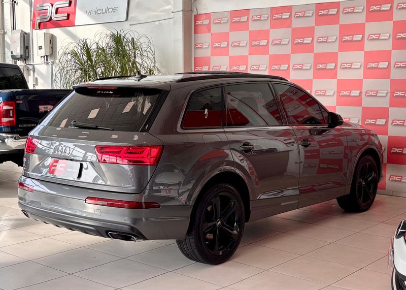 Audi Q7 3.0 V6 TDI Quat.Tip Die./Perfor. 2019/2019 PC VEÍCULOS SANTA CRUZ DO SUL / Carros no Vale Audi Q7 3.0 V6 TDI Quat.Tip Die./Perfor. 2019/2019 PC VEÍCULOS SANTA CRUZ DO SUL / Carros no Vale