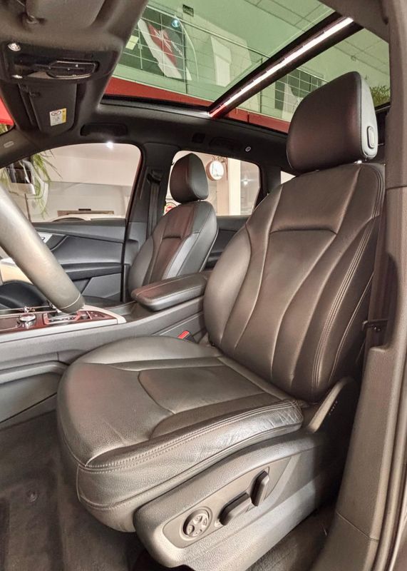 Audi Q7 3.0 V6 TDI Quat.Tip Die./Perfor. 2019/2019 PC VEÍCULOS SANTA CRUZ DO SUL / Carros no Vale Audi Q7 3.0 V6 TDI Quat.Tip Die./Perfor. 2019/2019 PC VEÍCULOS SANTA CRUZ DO SUL / Carros no Vale