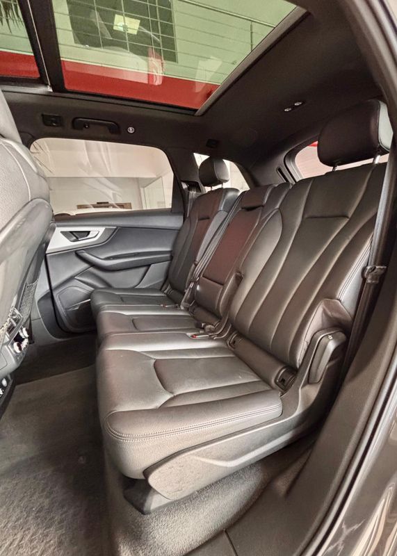 Audi Q7 3.0 V6 TDI Quat.Tip Die./Perfor. 2019/2019 PC VEÍCULOS SANTA CRUZ DO SUL / Carros no Vale Audi Q7 3.0 V6 TDI Quat.Tip Die./Perfor. 2019/2019 PC VEÍCULOS SANTA CRUZ DO SUL / Carros no Vale