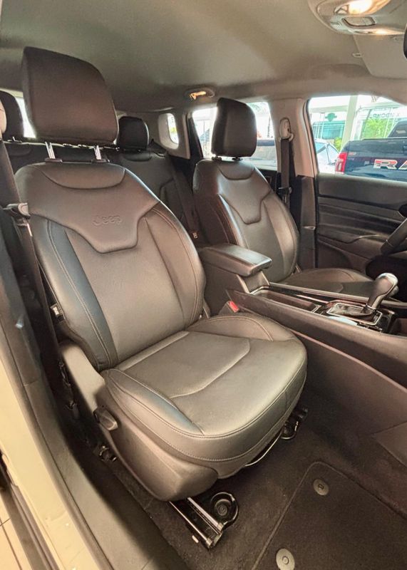 Jeep COMPASS LIMITED T270 1.3 TB 4×2 2023/2024 PC VEÍCULOS SANTA CRUZ DO SUL / Carros no Vale Jeep COMPASS LIMITED T270 1.3 TB 4×2 2023/2024 PC VEÍCULOS SANTA CRUZ DO SUL / Carros no Vale