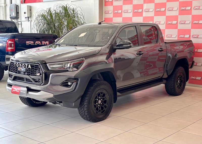 Toyota Hilux CD GR-S 4×4 2.8 TDI Dies 2024/2024 PC VEÍCULOS SANTA CRUZ DO SUL / Carros no Vale Toyota Hilux CD GR-S 4×4 2.8 TDI Dies 2024/2024 PC VEÍCULOS SANTA CRUZ DO SUL / Carros no Vale