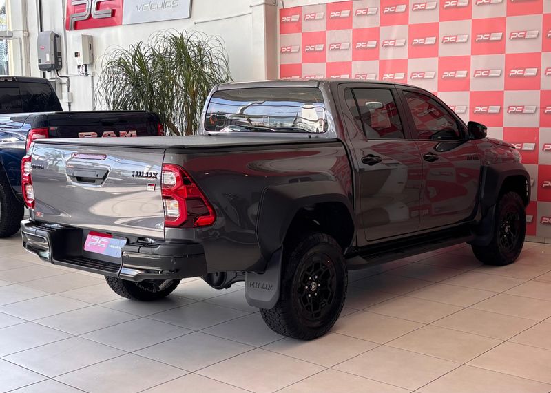 Toyota Hilux CD GR-S 4×4 2.8 TDI Dies 2024/2024 PC VEÍCULOS SANTA CRUZ DO SUL / Carros no Vale Toyota Hilux CD GR-S 4×4 2.8 TDI Dies 2024/2024 PC VEÍCULOS SANTA CRUZ DO SUL / Carros no Vale