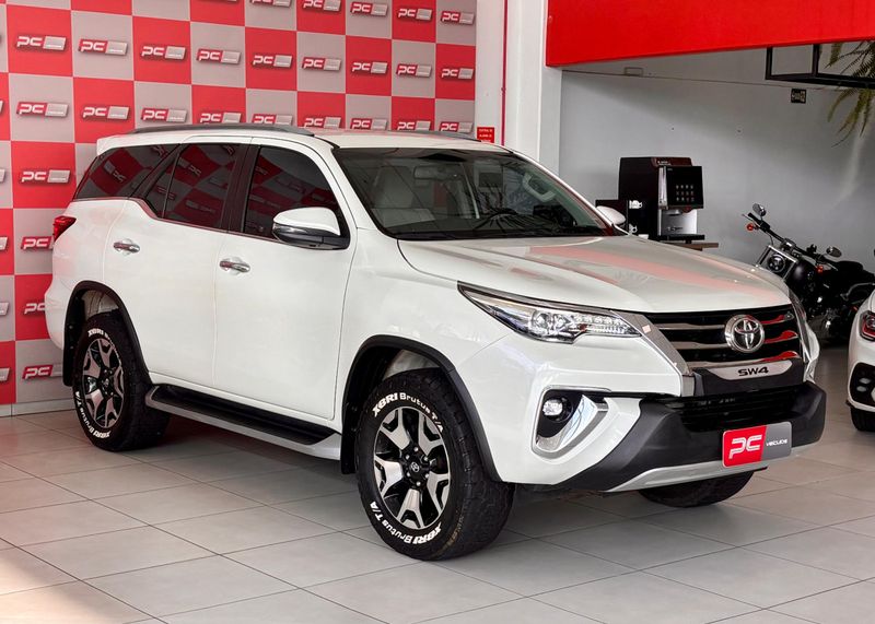 Toyota Hilux SW4 SRX Diamo 4×4 2.8 TB Die 2018/2019 PC VEÍCULOS SANTA CRUZ DO SUL / Carros no Vale Toyota Hilux SW4 SRX Diamo 4×4 2.8 TB Die 2018/2019 PC VEÍCULOS SANTA CRUZ DO SUL / Carros no Vale