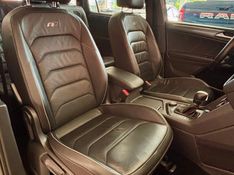 VOLKSWAGEN TIGUAN Allspac R-Line 350 TSI 2.0 4×4 2018/2018 PC VEÍCULOS SANTA CRUZ DO SUL / Carros no Vale