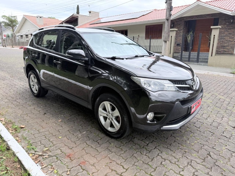 TOYOTA RAV-4 2.0 2014/2014 ELY AUTOMÓVEIS LAJEADO / Carros no Vale TOYOTA RAV-4 2.0 2014/2014 ELY AUTOMÓVEIS LAJEADO / Carros no Vale