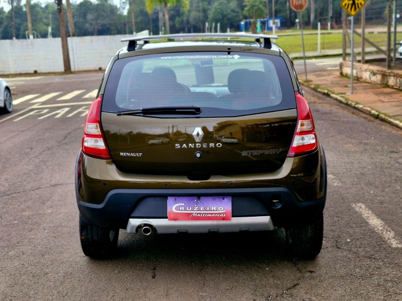 RENAULT SANDERO 1.6 STEPWAY 8V 2014/2014 CRUZEIRO MULTIMARCAS CRUZEIRO DO SUL / Carros no Vale