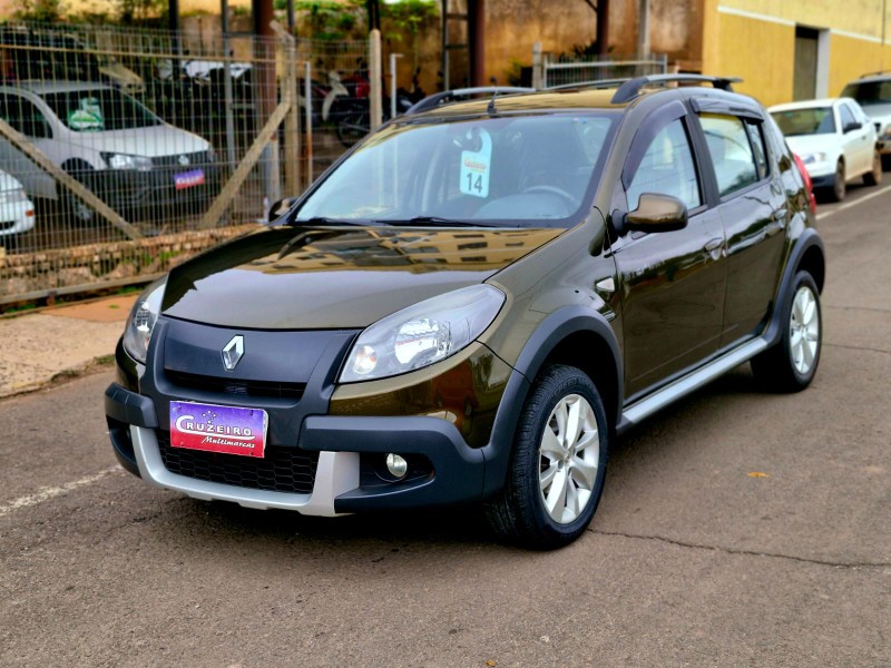 RENAULT SANDERO 1.6 STEPWAY 8V 2014/2014 CRUZEIRO MULTIMARCAS CRUZEIRO DO SUL / Carros no Vale