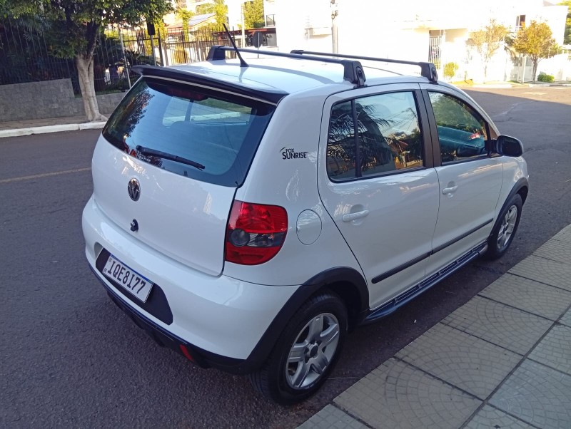 VOLKSWAGEN FOX 1.0 SUNRISE 2009/2010 ALTERNATIVA VEÍCULOS LAJEADO / Carros no Vale