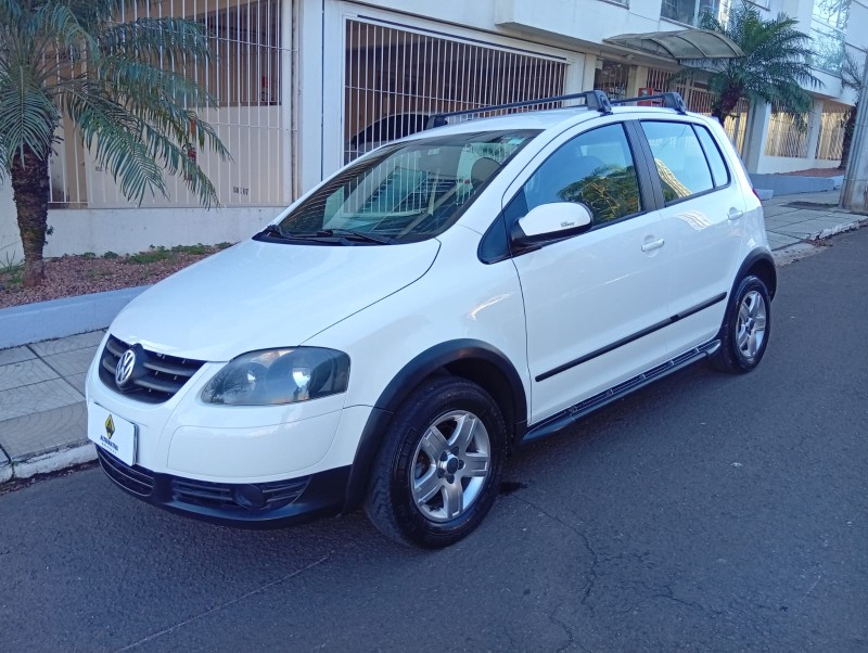 VOLKSWAGEN FOX 1.0 SUNRISE 2009/2010 ALTERNATIVA VEÍCULOS LAJEADO / Carros no Vale