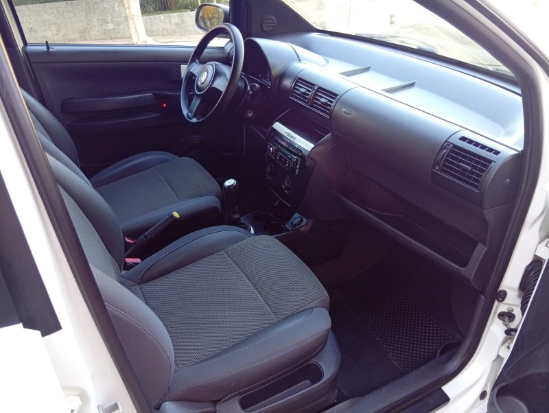 VOLKSWAGEN FOX 1.0 SUNRISE 2009/2010 ALTERNATIVA VEÍCULOS LAJEADO / Carros no Vale