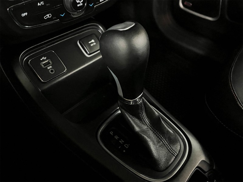 JEEP COMPASS 2.0 16V FLEX LONGITUDE AUTOMÁTICO 2017/2018 DUARTE VEÍCULOS PORTO ALEGRE / Carros no Vale JEEP COMPASS 2.0 16V FLEX LONGITUDE AUTOMÁTICO 2017/2018 DUARTE VEÍCULOS PORTO ALEGRE / Carros no Vale