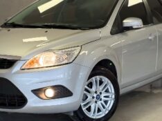 FORD FOCUS 2.0 16V FLEX. 2013/2013 MALAGGI VEÍCULOS ENCANTADO / Carros no Vale