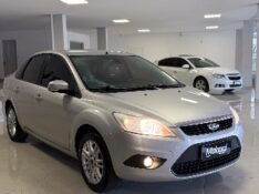 FORD FOCUS 2.0 16V FLEX. 2013/2013 MALAGGI VEÍCULOS ENCANTADO / Carros no Vale