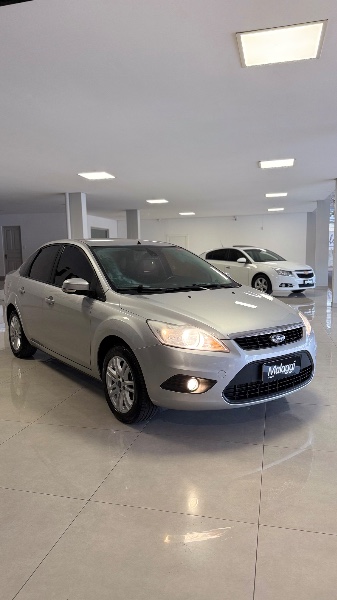 FORD FOCUS 2.0 16V FLEX. 2013/2013 MALAGGI VEÍCULOS ENCANTADO / Carros no Vale