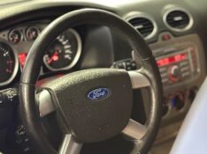 FORD FOCUS 2.0 16V FLEX. 2013/2013 MALAGGI VEÍCULOS ENCANTADO / Carros no Vale
