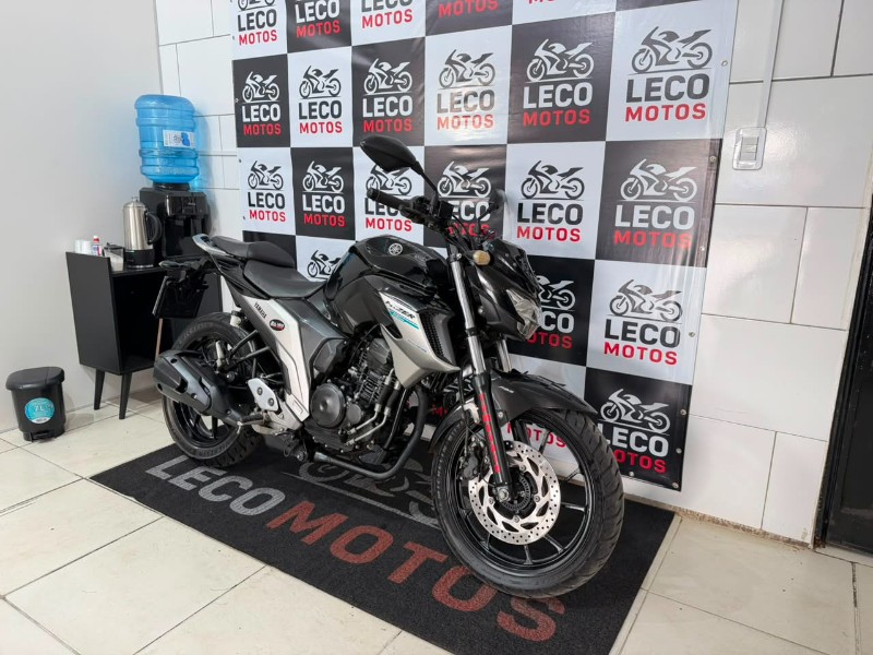 YAMAHA FZ25 FAZER ABS 2020/2020 LECO MOTOS VENÂNCIO AIRES / Carros no Vale