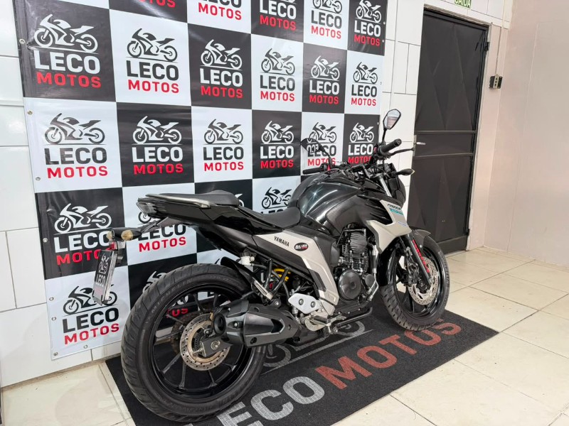 YAMAHA FZ25 FAZER ABS 2020/2020 LECO MOTOS VENÂNCIO AIRES / Carros no Vale