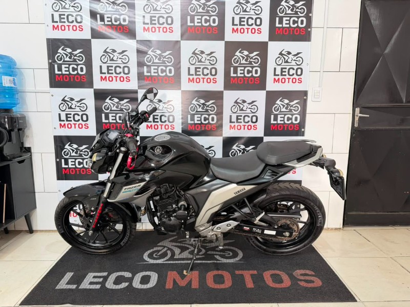 YAMAHA FZ25 FAZER ABS 2020/2020 LECO MOTOS VENÂNCIO AIRES / Carros no Vale
