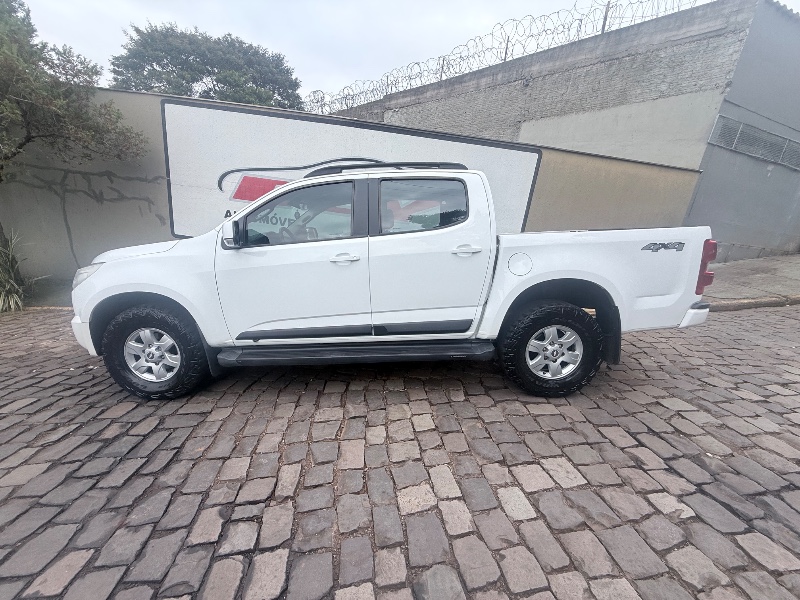 CHEVROLET S10 2.5 4X4 2015/2015 ELY AUTOMÓVEIS LAJEADO / Carros no Vale