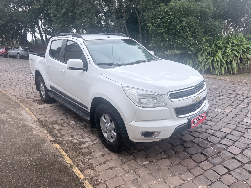 CHEVROLET S10 2.5 4X4 2015/2015 ELY AUTOMÓVEIS LAJEADO / Carros no Vale