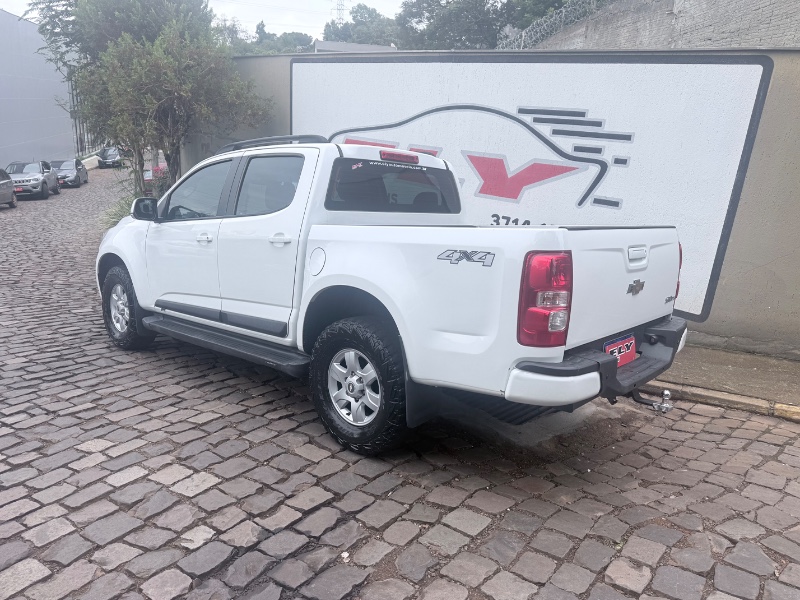 CHEVROLET S10 2.5 4X4 2015/2015 ELY AUTOMÓVEIS LAJEADO / Carros no Vale