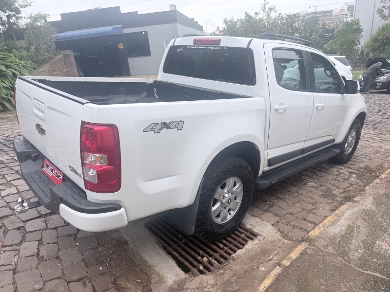 CHEVROLET S10 2.5 4X4 2015/2015 ELY AUTOMÓVEIS LAJEADO / Carros no Vale