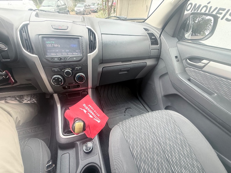 CHEVROLET S10 2.5 4X4 2015/2015 ELY AUTOMÓVEIS LAJEADO / Carros no Vale