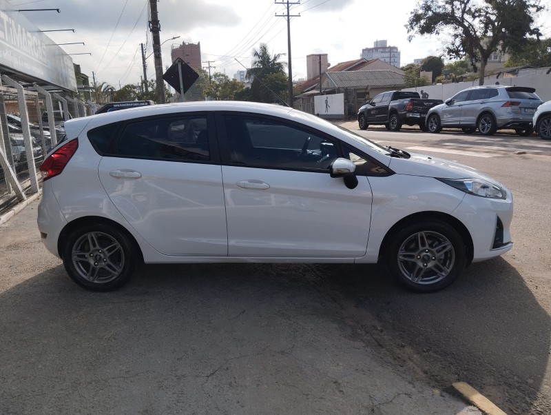 FORD FIESTA SEL 1.6 16V FLEX MEC. 5P 2019/2019 LS MULTIMARCAS VENÂNCIO AIRES / Carros no Vale