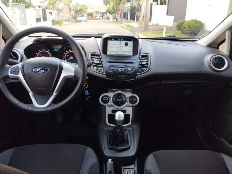 FORD FIESTA SEL 1.6 16V FLEX MEC. 5P 2019/2019 LS MULTIMARCAS VENÂNCIO AIRES / Carros no Vale