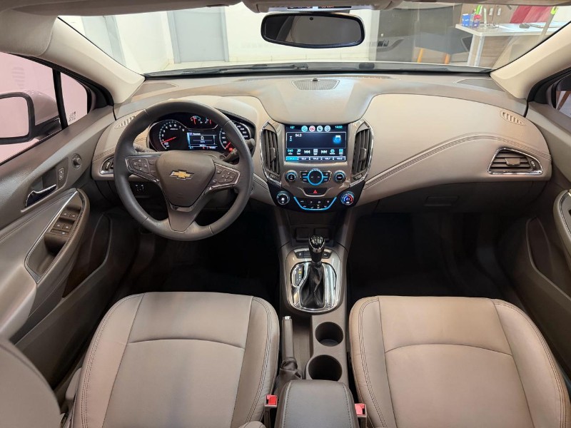 CHEVROLET CRUZE 1.4 TURBO LTZ 2017/2017 LUCAS AUTOMÓVEIS BOM RETIRO DO SUL / Carros no Vale
